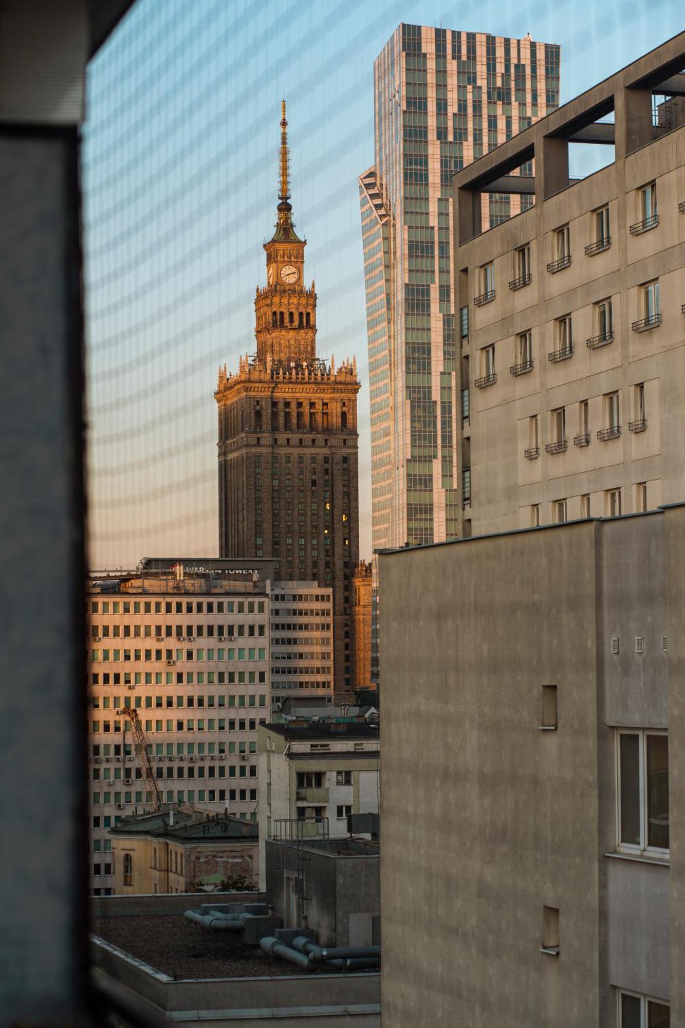 Iron Sunset Apartment Warsaw Exterior photo